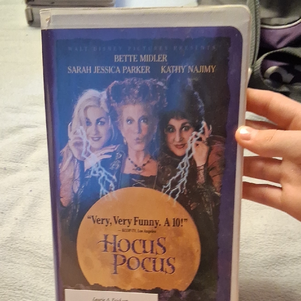 Disney Hocus Pocus DVD - Purple and Yellow Cover